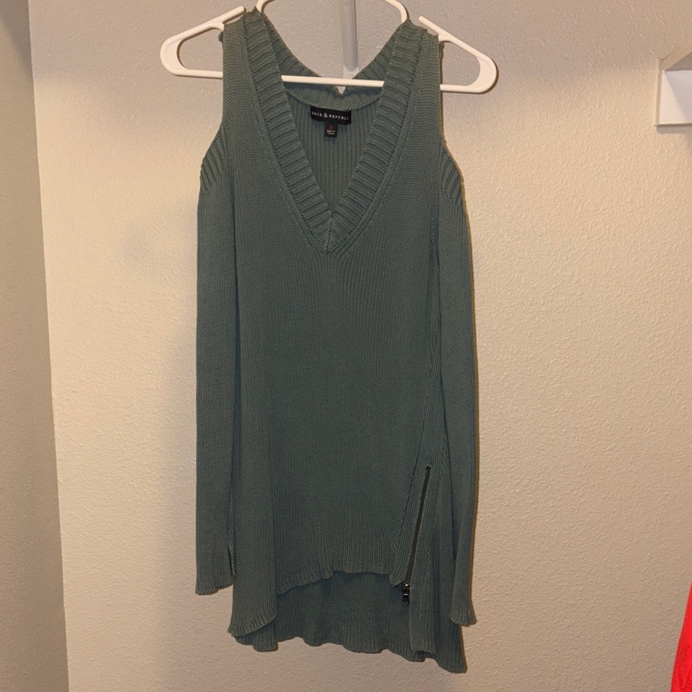 Rock & Republic Sage Sleeveless V-Neck Knit Tunic | Size M